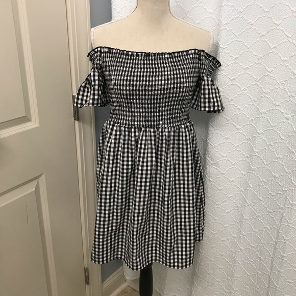Lulus Dresses & Skirts - LuLu’s Gingham Dress